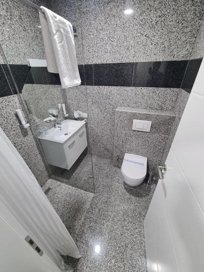 Hotel Pilot Cazin Εξωτερικό φωτογραφία